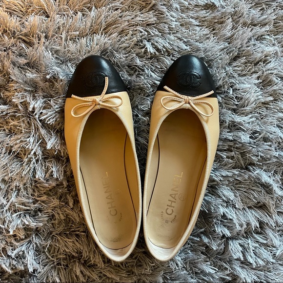 Chanel flats size 38
